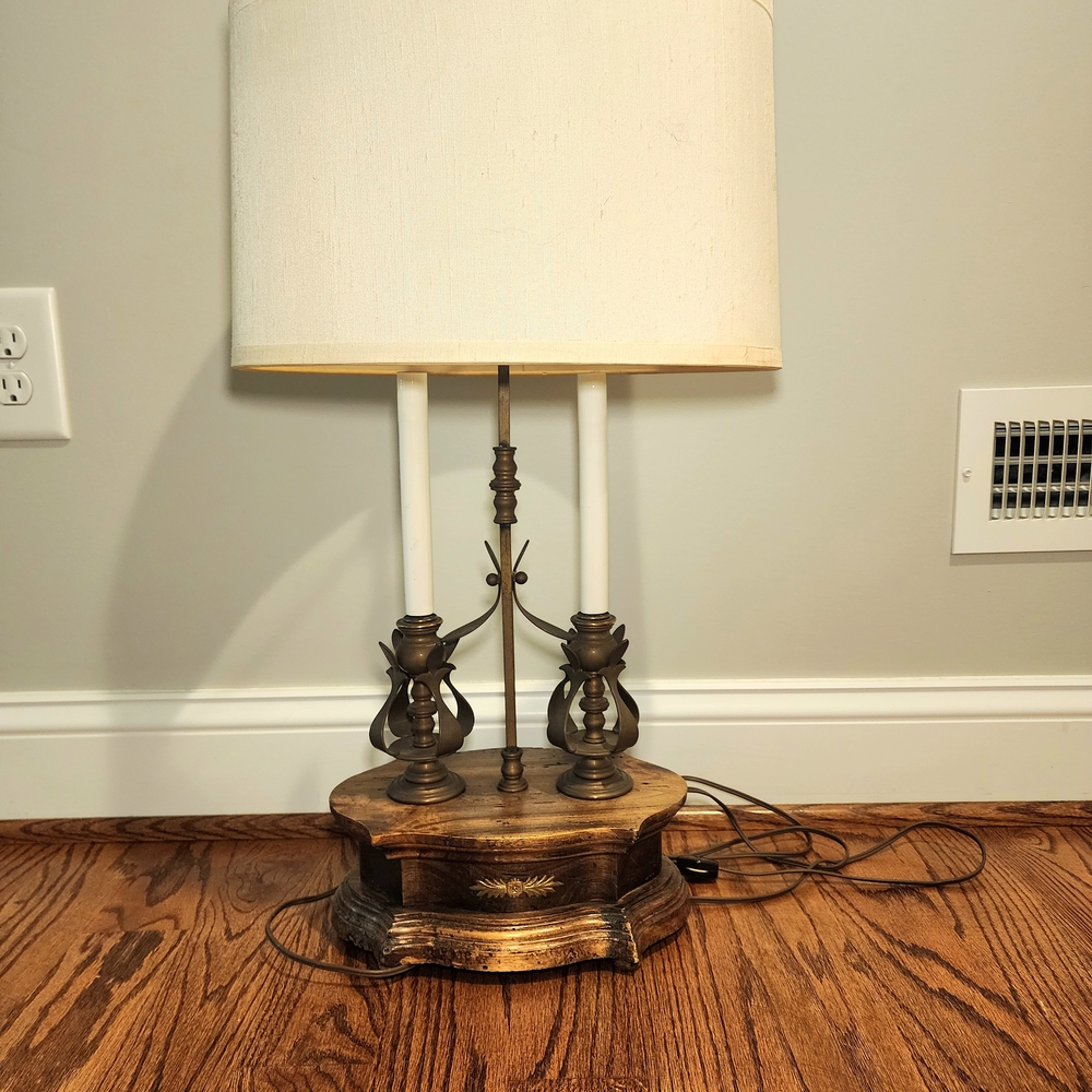 Frederick Cooper Lamps of Chicago Vintage Mid Century 1960s Wormwood Table Light